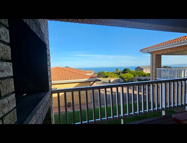 6 BEDROOM HOUSE FOR SALE IN DANA BAY